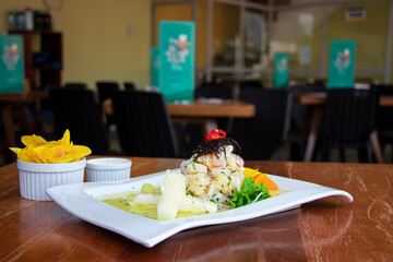 Ceviche tradicional en crema de cocona