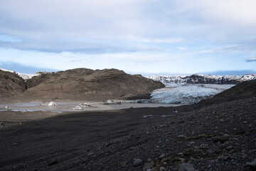 Einsame Gletscherzunge Sólheimajökull im Süden Islands. Der Ort ist bei Touristen sehr belibt. 
