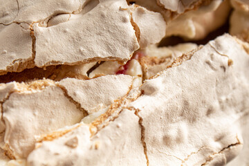 the texture of the Pavlova meringue roulade roll