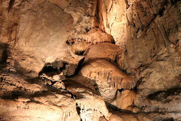 intérieur d'une grotte