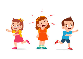 little girl cry and scream so loud and make her friend run