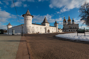 Fototapeta na wymiar walls of the white kremlin