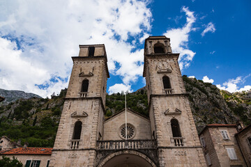Fototapeta na wymiar モンテネグロ　コトルの聖トリプン大聖堂