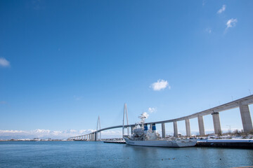 新湊大橋と立山連峰