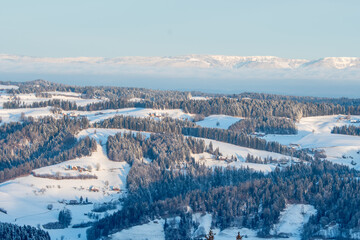 Fototapeta na wymiar hills of Emmental on a winter morning