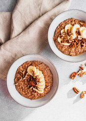 Chocolate banana porridge with pecan