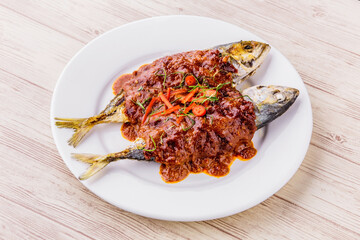 Deep fried fish and chili sauce