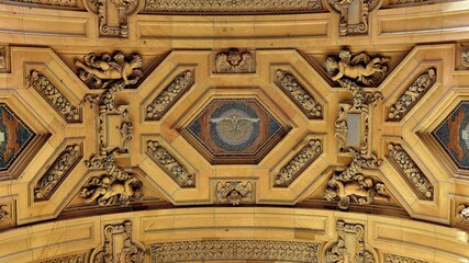 Berliner Dom Eingang © Leander