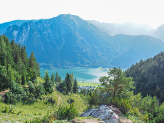 Fototapeta na wymiar Tirol - Wandern am Achensee