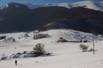 Pacentro - San Leonardo Pass - Abruzzo - Snow on the plateau
