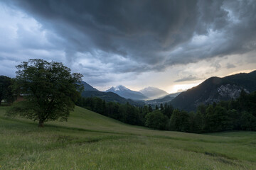 Watzmann bei Regenschauer