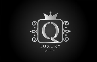 Q monogram silver metal alphabet letter logo icon. Creative design with king crown for luxury company and business