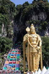 Escalier coloré des grottes de Batu à Kuala Lumpur, Malaisie