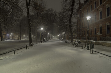 Snowy night in Cracow, Planty