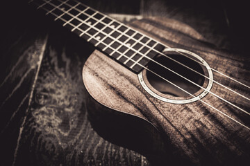 ヴィンテージ調のウクレレ