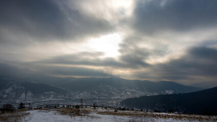 Fototapeta na wymiar Cloudy day in the carpathian mountains in winter