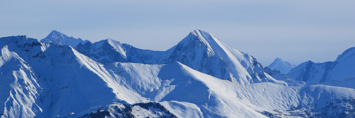 Fototapeta na wymiar Mountain ranges in the Bernese Oberland.