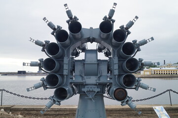 symmetrical combat weapons