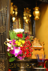 仏壇に飾られた仏花