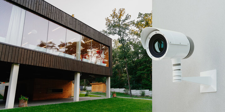 Security video surveillance system for the house