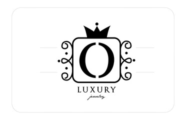 O simple monogram alphabet letter logo in black and white. Creative icon design with king crown for luxury company and business