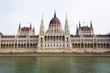 Fototapeta na wymiar hungarian parliament building