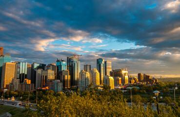 Obraz premium City at sunset, Calgary, AB.