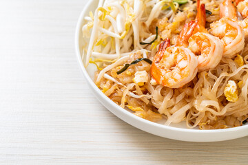 stir-fried noodles with shrimp and sprouts or Pad Thai