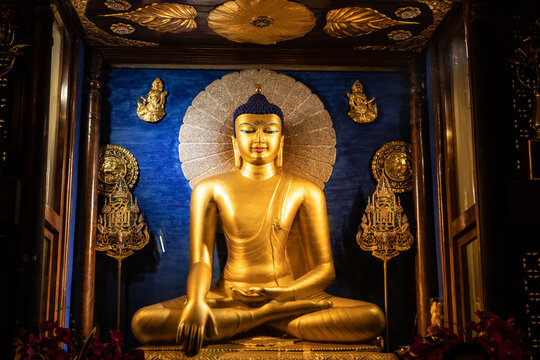 Budhha golden statue isolated in details