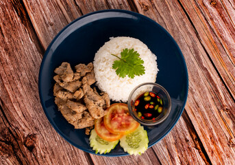 Stir fried pork in black pepper sauce