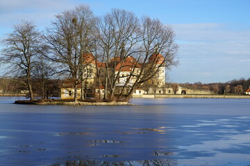Blick zum Barockschloss Moritzburg