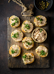 sandwich with cod caviar and capers