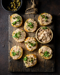 sandwich with cod caviar and capers