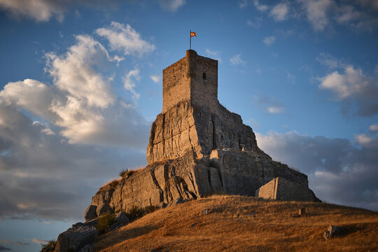 Castillo de Atienza al atardecer turismo viajes Guadalajara Castilla la Mancha