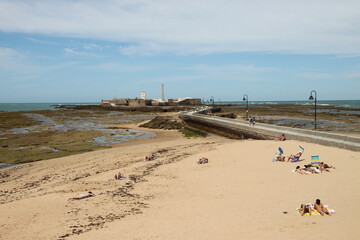 La playa de la Caleta et le Castillo San Sebastian, Cadix