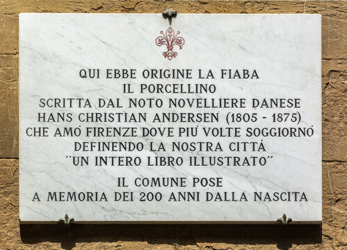 Inscription: Qui ebbe origine la fiaba il porcellino scritta dal noto novelliere danese Hans Christian Andersen che amo Firenze dove piu volte soggiorno definendo la nostra citta.