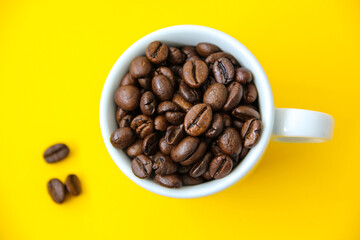 Kaffee in Espresso-Tasse