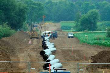 oil pipeline for transporting oil