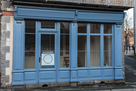 Allassac (Corr&egrave;ze, France) - Devanture de magasin pittoresque