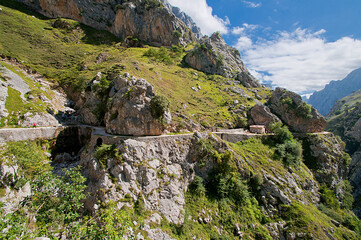 Ruta del Cares entre Caín y Poncebos. Senderismo en los picos de Europa entre Asturias y Cantabria