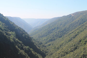 Fototapeta premium view of the mountains