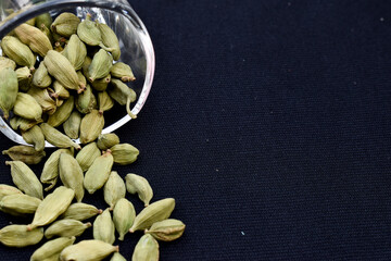 Dired cardamom Elaichi elam are an essential part of the spice kit. Cardamom are used in curries, curry, desserts, ayurveda medicines and garam masala. These are an integral part of traditional Asian