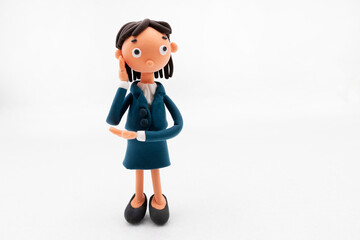 粘土の考えている女性