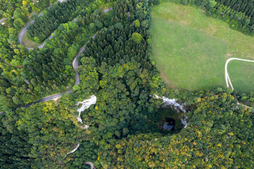Nans-sous-sainte-Anne, Pit cave 