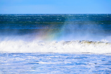 虹色の波