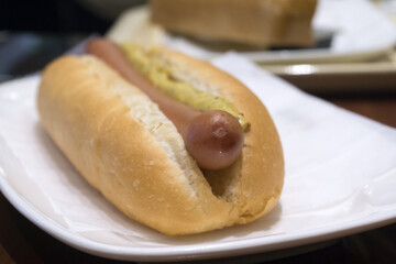 朝食のホットドッグ