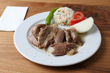 Tandoori meat with rice and onion