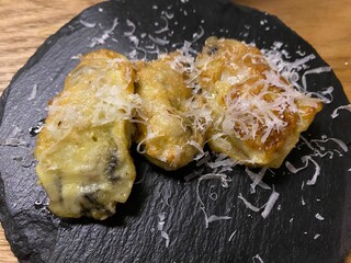 근접 촬영한 맛있는 한국 음식 굴전