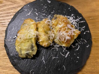 근접 촬영한 맛있는 한국 음식 굴전