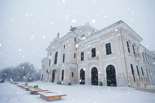 Winter in Drobeta Turnu-Severin, Theatre building